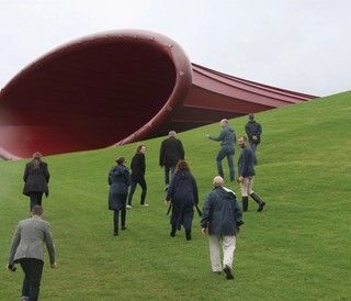 Members of the Contemporary Patrons view Anish Kapoor’s Dismemberment, Site 1 2009 at Gibbs Farm, during a special art tour to Auckland, New Zealand, 2017 / Photograph: D Jones
