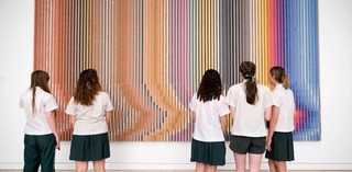 Students viewing Indonesia artist Syagini Ratna Wulan's Parhelion 2021 / Acrylonitrile butadiene styrene plastic, stainless steel, lacquer paint / 300 x 500cm / The Kenneth and Yasuko Myer Collection of Contemporary Asian Art.
Purchased 2022 with funds from Michael Sidney Myer through the Queensland Art Gallery | Gallery of Modern Art Foundation / Collection: Queensland Art Gallery | Gallery of Modern Art / © Syagini Ratna Wulan / Photograph: C Callistemon © QAGOMA